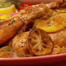 Pollo al vino blanco con papines salteados