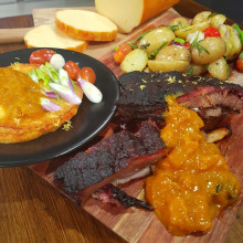 Costillar de jabali al horno de barro